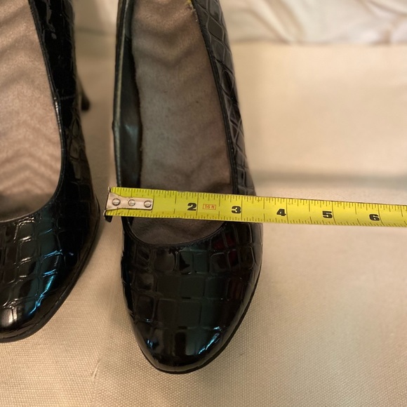 Avon black heels size 8  New - Picture 2 of 11